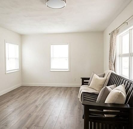 5th image of 506 N 2nd St APT 4