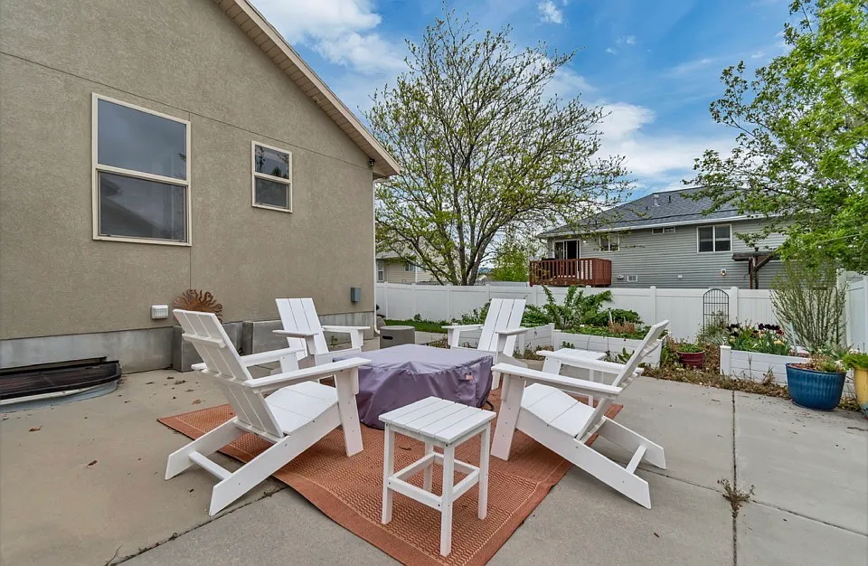 5 bed, 3175 sqft, $3,300 — Photo 3