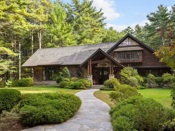 9 Two Holes Of Water Rd, East Hampton, NY 11937