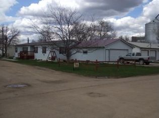 211 4th Ave E, Lemmon, SD 57638
