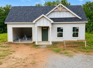 130 Young Ln, Hamilton, GA 31811