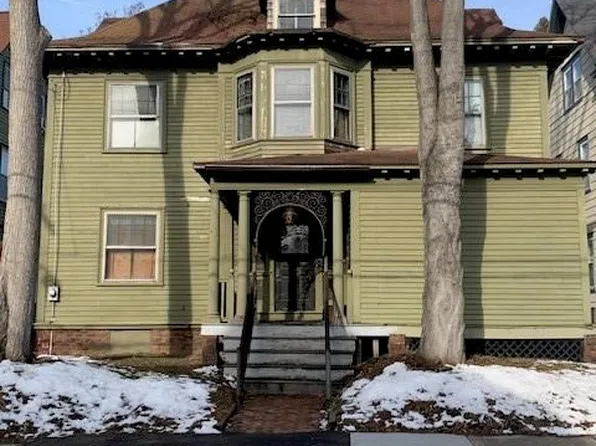 236 Pleasant St, Providence, RI 02906