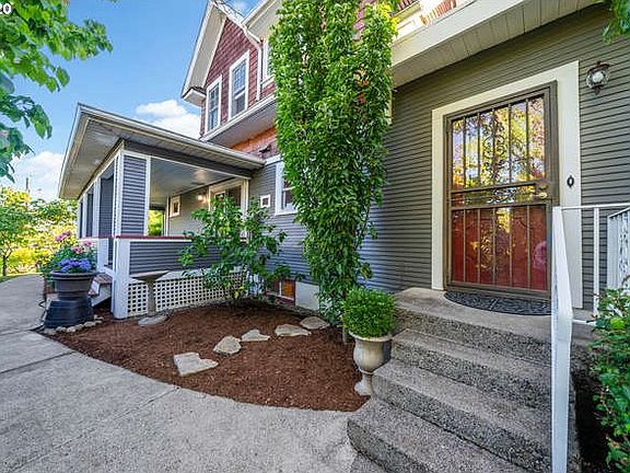 5th image of 3910 NE 39th St