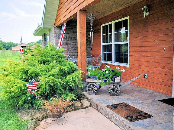 3rd image of 95 Medicine Bow Ln