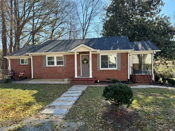 112 Eaton St, Central, SC 29630