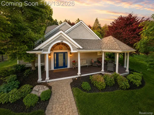 1310 Brauer Rd, Oxford, MI 48371