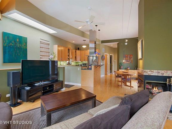 4th image of 1037 N Wolcott Ave #2