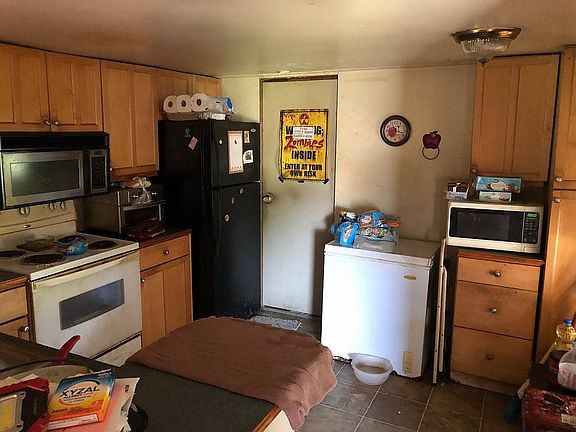 3rd image of Lakeside Garden Cir #204
