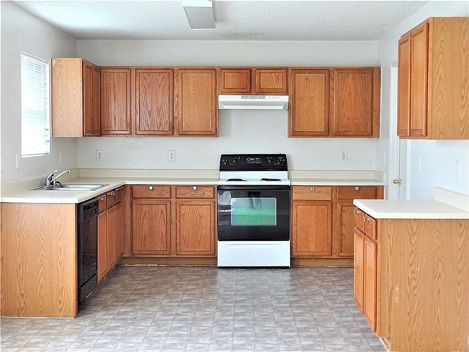 1st image of 2521 Lake Meadow Dr