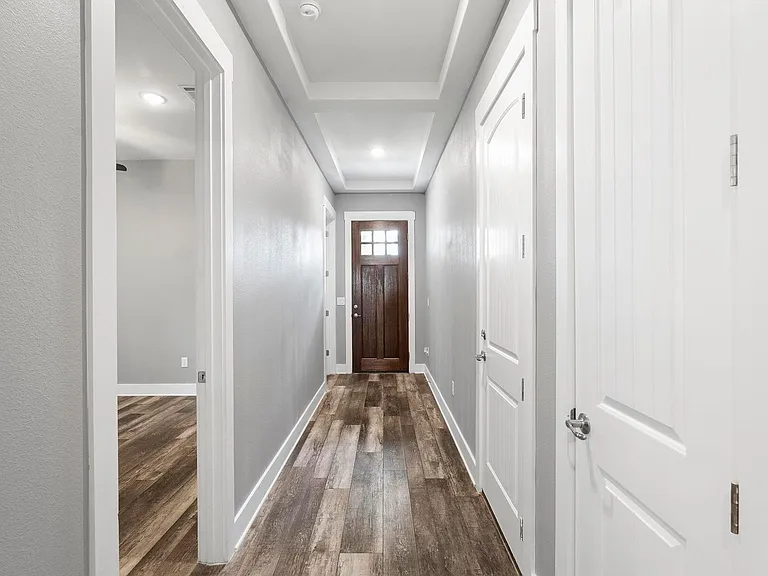 203 E Salty St — Photo 39
