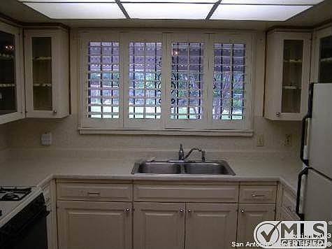 4th image of 5715 Gillis Dr