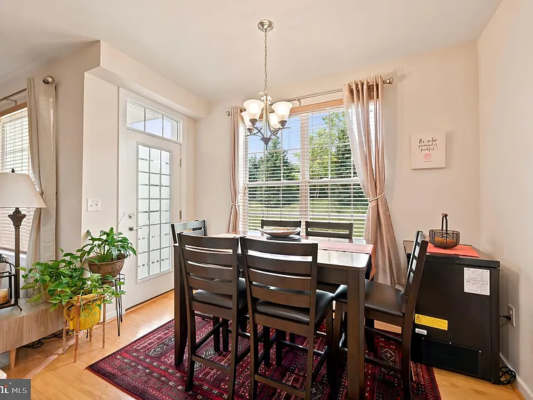 4437 Driftwood Dr — Photo 10