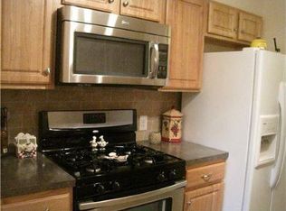 188 Sierra Ct #B, Woodbridge, NJ 07095