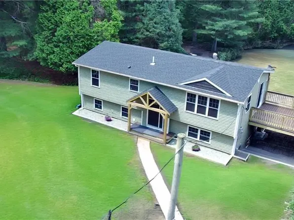 112 Cranberry Ridge Rd, Glocester, RI 02857