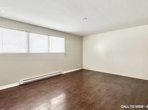 606 Chaucer Ave #2, Oshawa, ON L1H 3H4