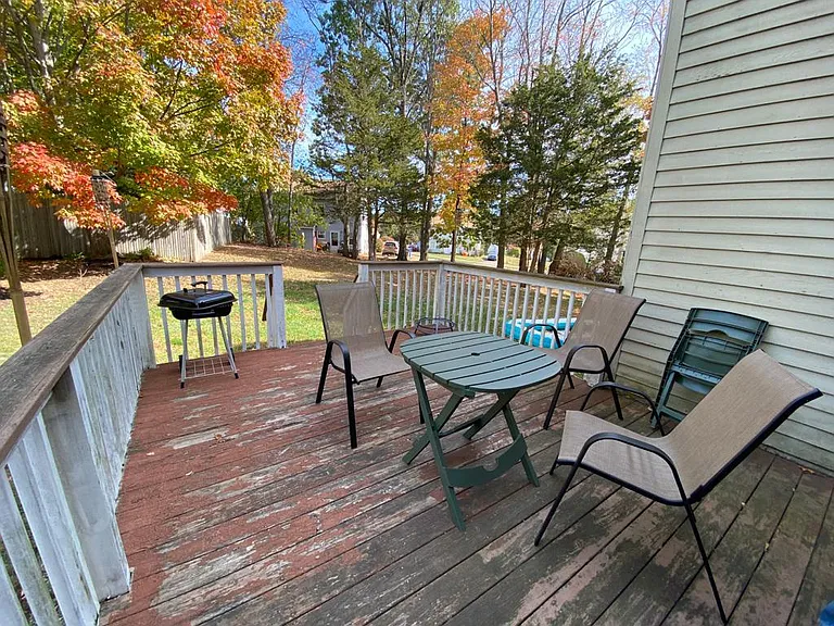 9 Jeffrey Alan Dr — Photo 10