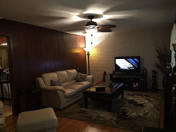 5th image of 3013 14th Ave N
