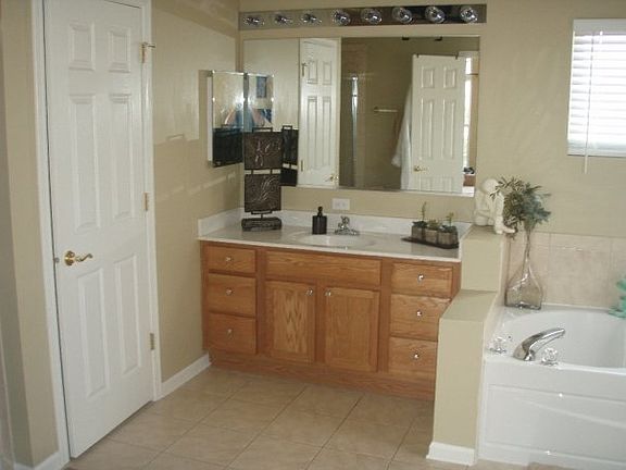 4th image of 1331 Palisades Dr