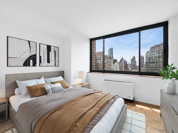 2000 Broadway image 9 of 20