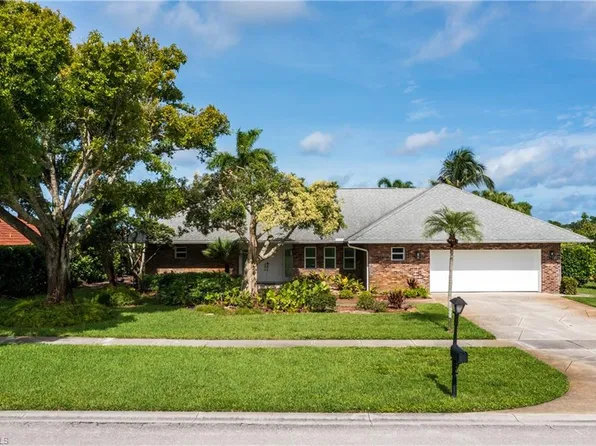 2500 Kings Lake Blvd, Naples, FL 34112