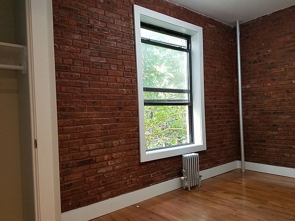 4th image of 699 Willoughby Ave APT 3E