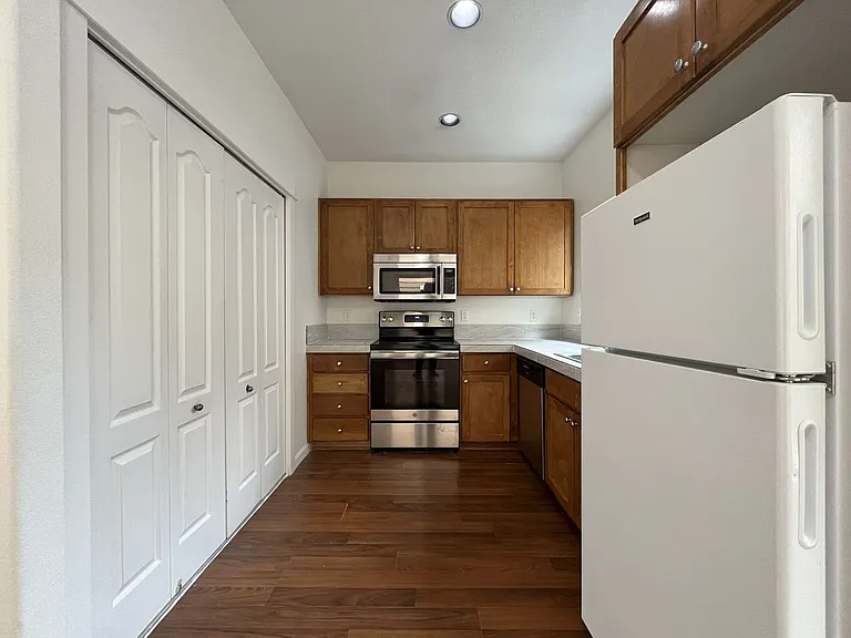1517 SE 127th Ave #9 — Photo 5