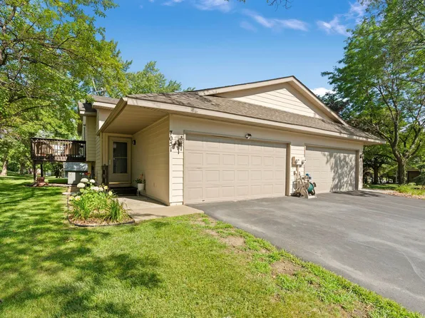 7051 Chaparral Ln, Chanhassen, MN 55317