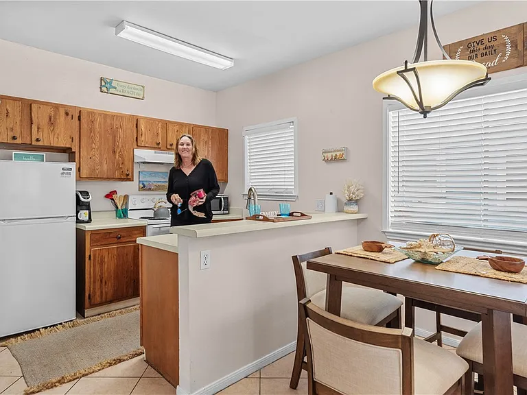 15010 Leeward Dr #104 — Photo 33
