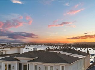 302 Carnation Ave, Corona Del Mar, CA 92625