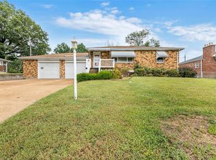 1067 Rainbow Dr, Saint Louis, MO