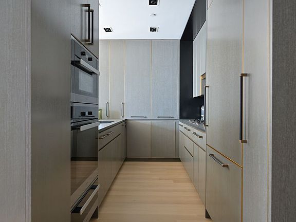 4th image of 505 W 19th St APT 7A
