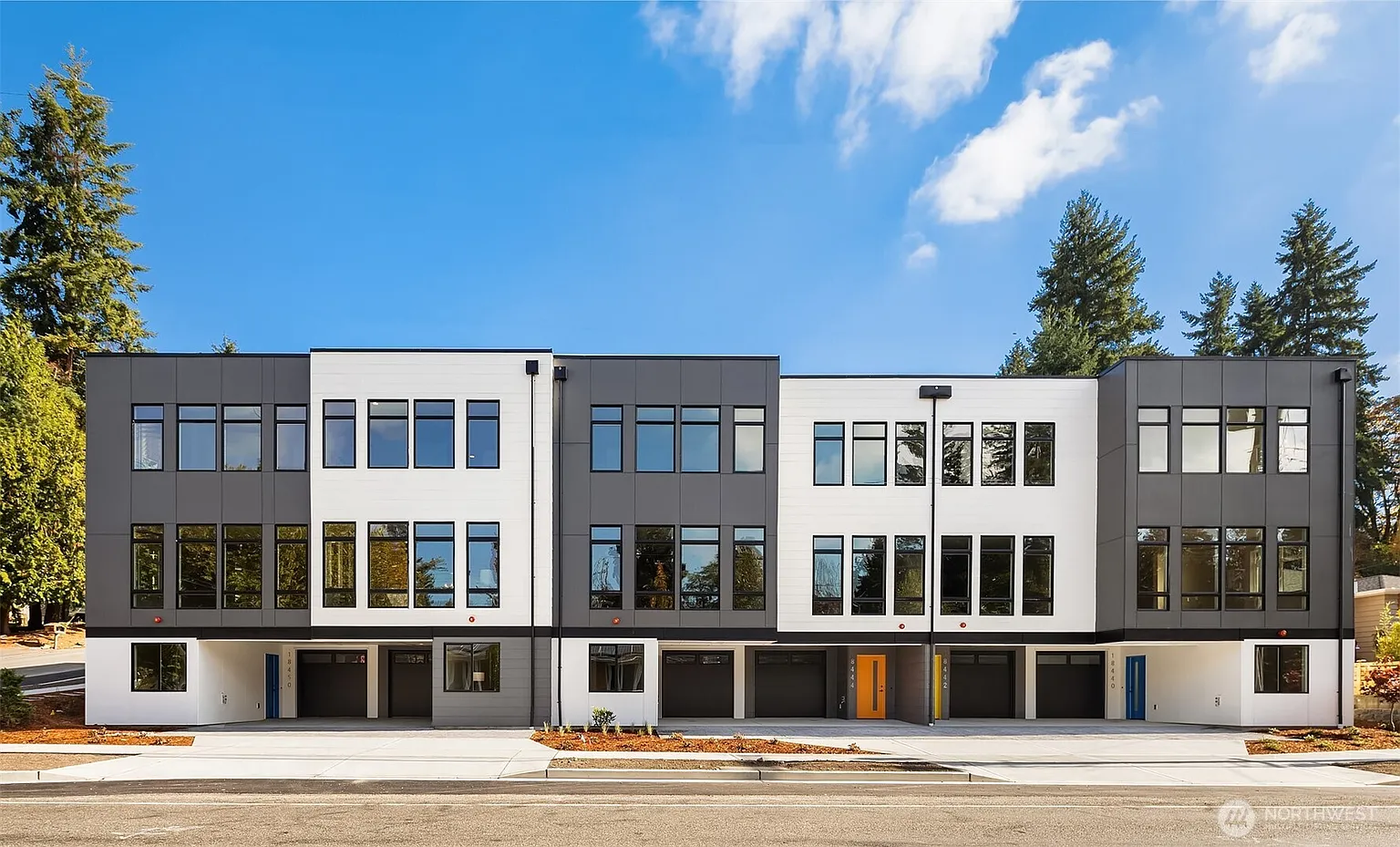 18440 10th Avenue NE photo 1