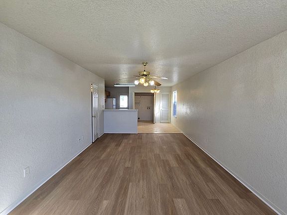 4th image of 1603 Dugger Cir #D