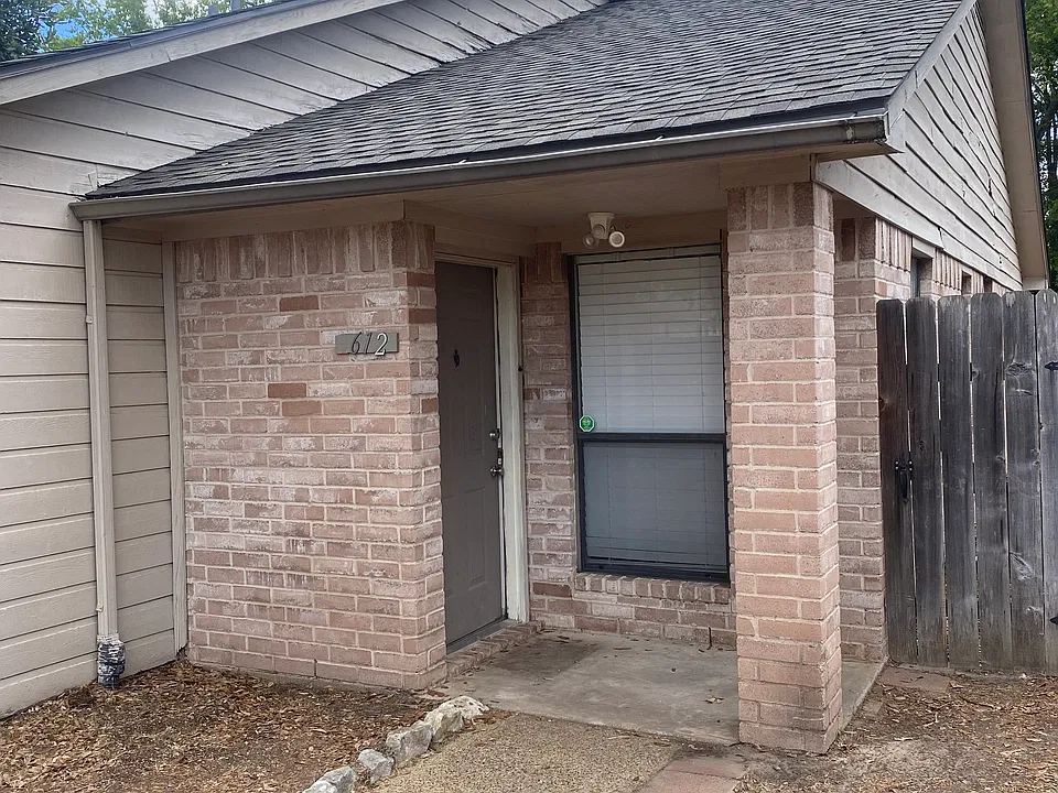 612 Cross Timbers Dr