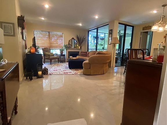 5th image of 2642 Carambola Cir #1728