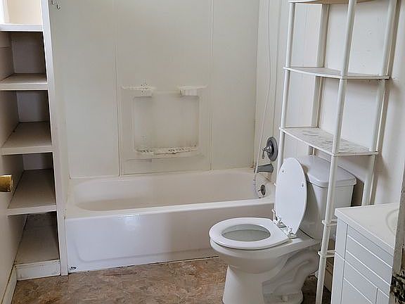 5th image of 2816 N 38th St