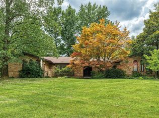 28 Brook Mill Ln, Chesterfield, MO