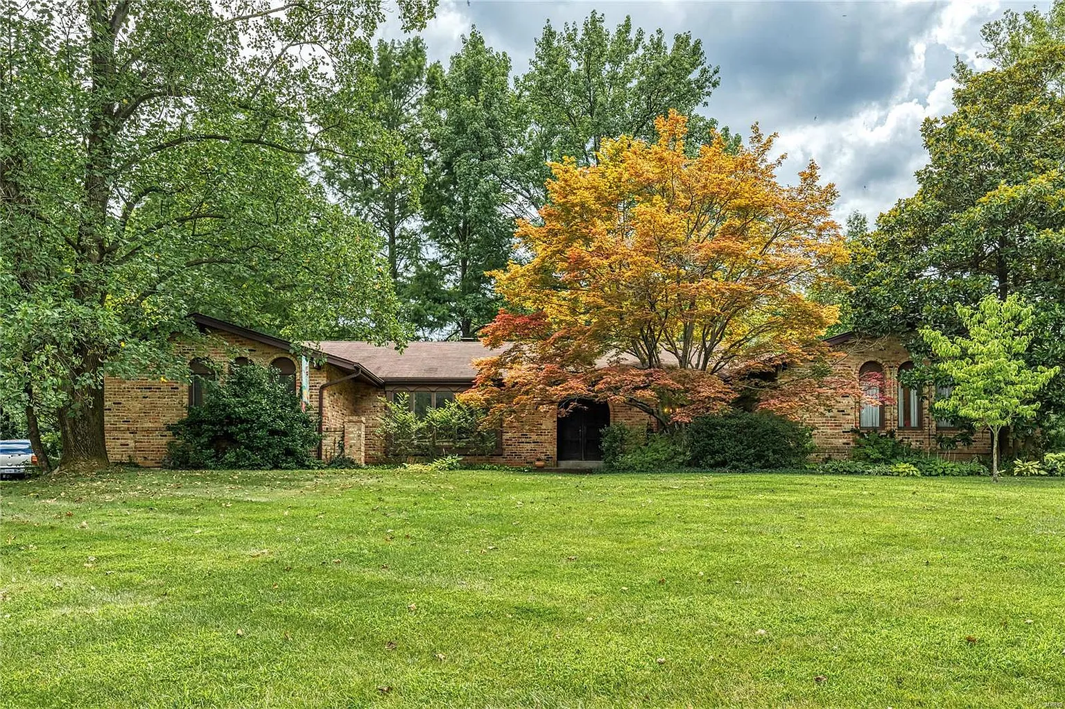28 Brook Mill Ln photo 1