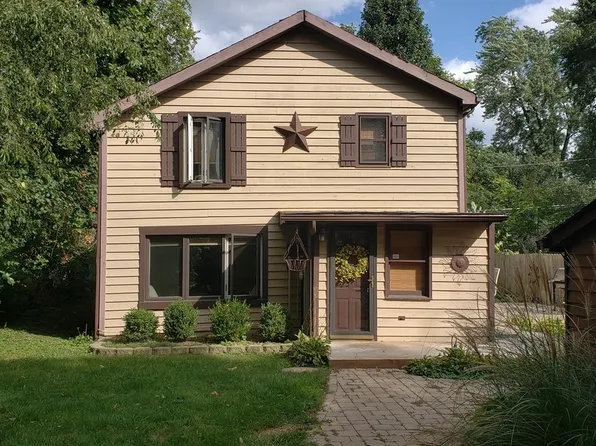 5S661 Wright St, Naperville, IL 60563