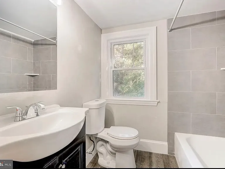 31 W Maple Ave — Photo 1