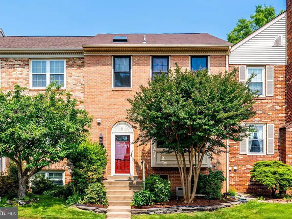 3959 Rosebay Ct, Fairfax, VA 22033