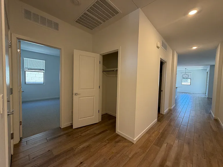 15887 W Cottontail Ln — Photo 17