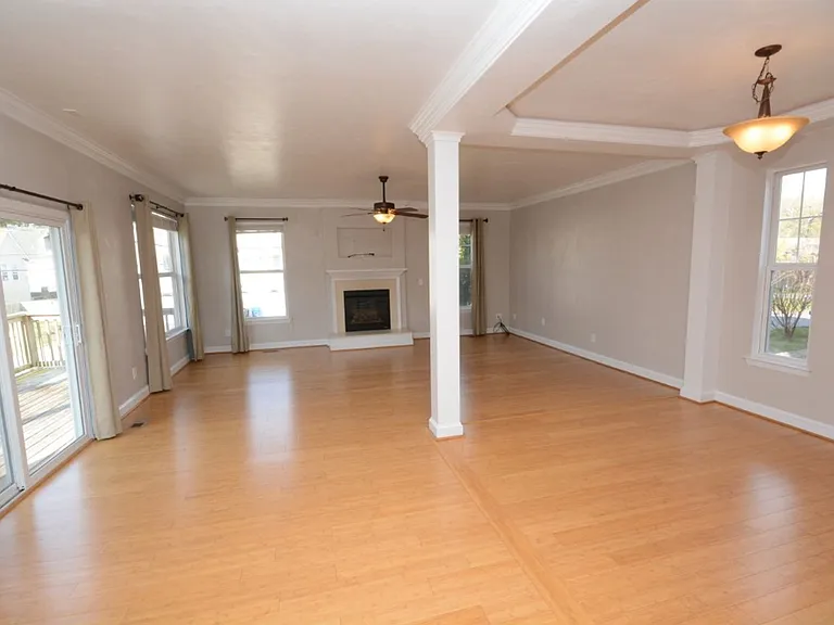 2216 E Berrie Cir — Photo 8
