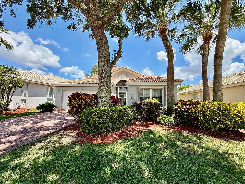 10921 Royal Caribbean Cir
