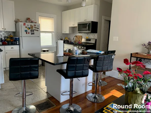 544 Trapelo Rd #2, Belmont, MA 02478