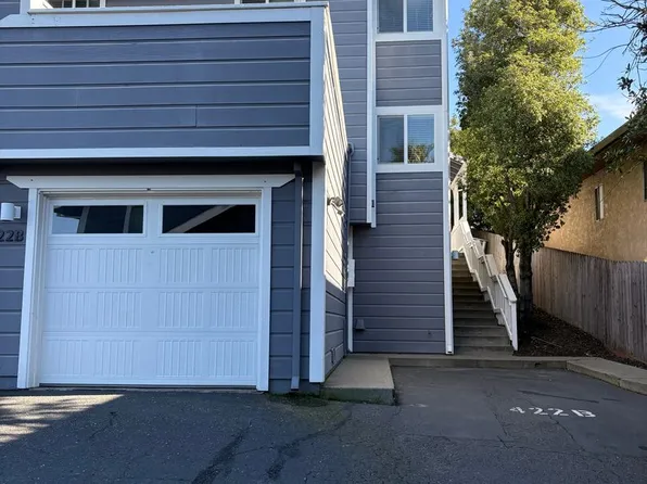 Upham Arms Complex, 418-420-422 Upham St #422B, Petaluma, CA 94952