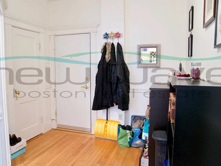 51 Queensberry St #14 — Photo 6