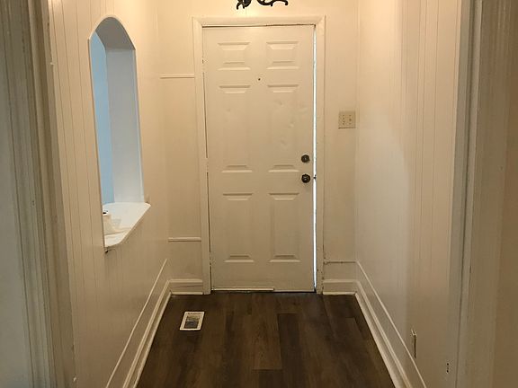 2nd image of 224 Wayne Ave