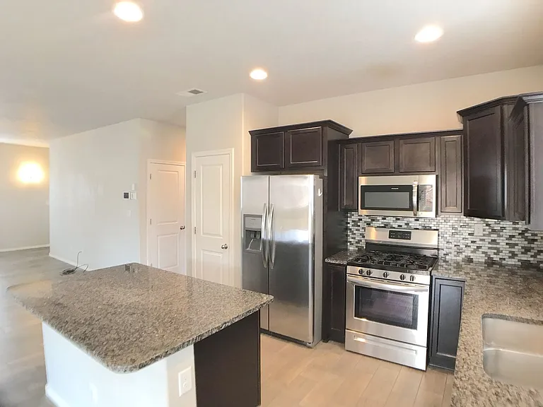 1748 Valle Vista Rd NW — Photo 10