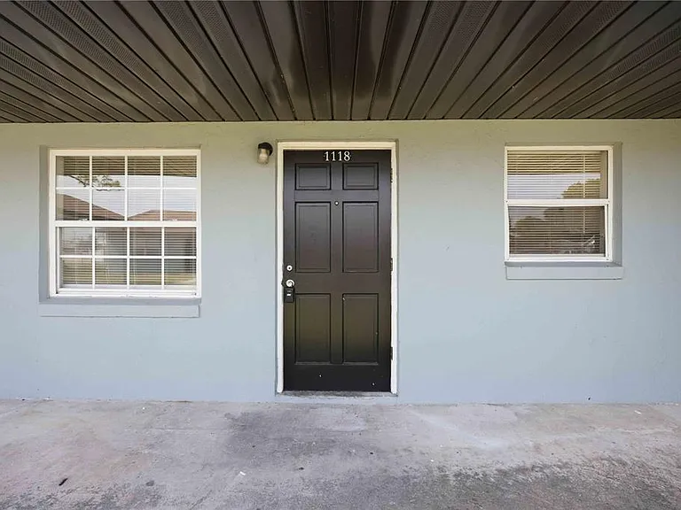 1118 Melody Ln — Photo 3